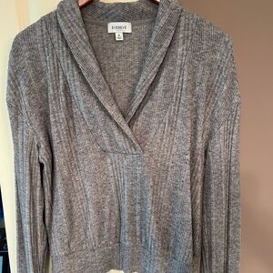 Evereve Heather Gray Knit Top